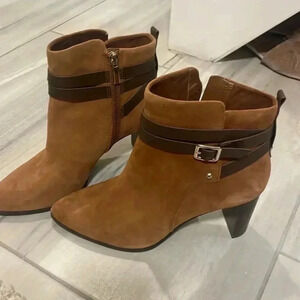 New brown ankle boots